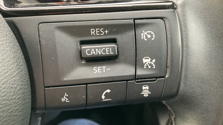 Nissan Qashqai 1.3 DiG-T MH N-Connecta 5dr Petrol Hatchback